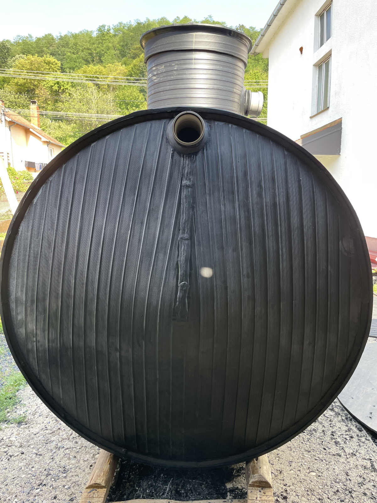 rezervoar izbliza